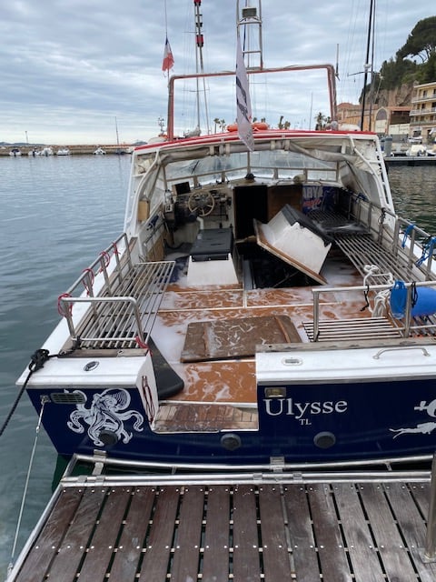 Dans nuit du 15 au 16 mai, le bateau Ulysse a été détruit par les flammes. Afin que Sanary Plongée puisse avoir 1 nouveau bateau et ainsi continuer à faire vivre la plongée à Sanary, 1 appel aux dons a été lancé:
onparticipe.fr/cagnottes/4Qob…
<a href="/sanaryofficiel/">sanarysurmerofficiel</a> <a href="/Mike_Chailloux/">Mickaël Chailloux</a> <a href="/Var_Matin/">Var-matin</a>