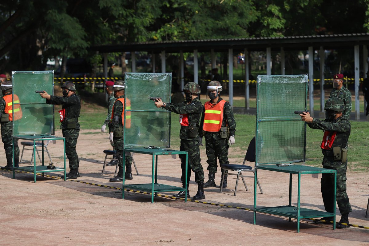 army2pr's tweet photo. พลโท ธเนศ วงศ์ชะอุ่ม  แม่ทัพภาคที่ 2 ร่วมการทดสอบการฝึกทักษะเพื่อทำการรบให้ชนะ (เดินเร่งรีบ) ของ ผบ.หน่วยระดับกรม/ กองพัน หรือเทียบเท่า ครั้งที่ 2
#การฝึกทักษะเพื่อทำการรบให้ชนะ https://t.co/KUGi3edOTl