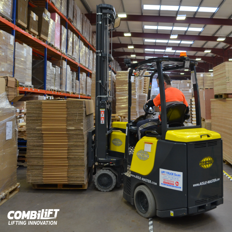 Combilift's tweet photo. Our Aisle Master articulated forklifts can easily navigate narrow warehouse aisles - as small as 1.6m, allowing you to maximise your warehouse storage capacity. Find out more at https://t.co/Oq2xkklsLz
#AisleMaster #Packaging #Combilift #PackagingWarehouse
