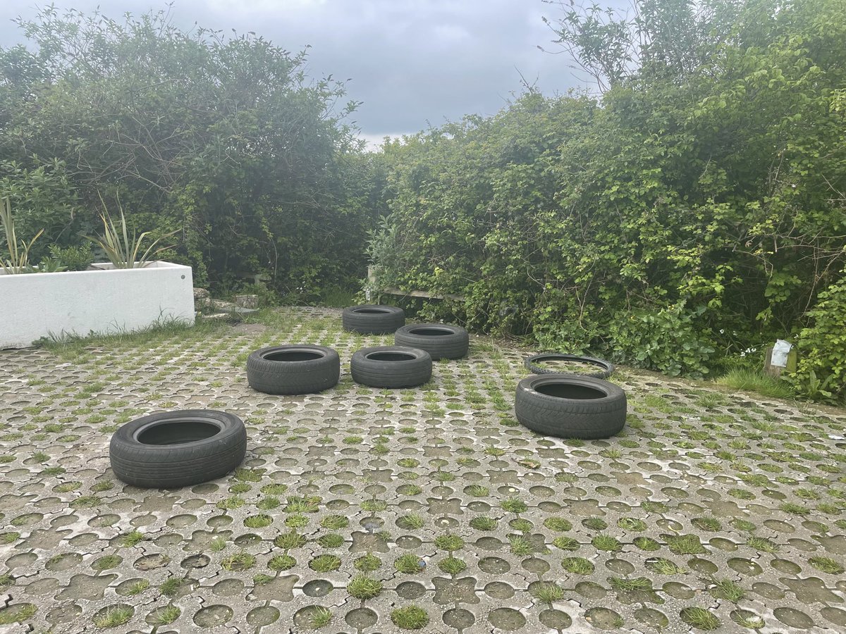 RobGuilding's tweet image. ⁦⁦@fstonehythedc⁩ Someone’s dumped some tyres in The Warren car park. I hope the CCTV is working!