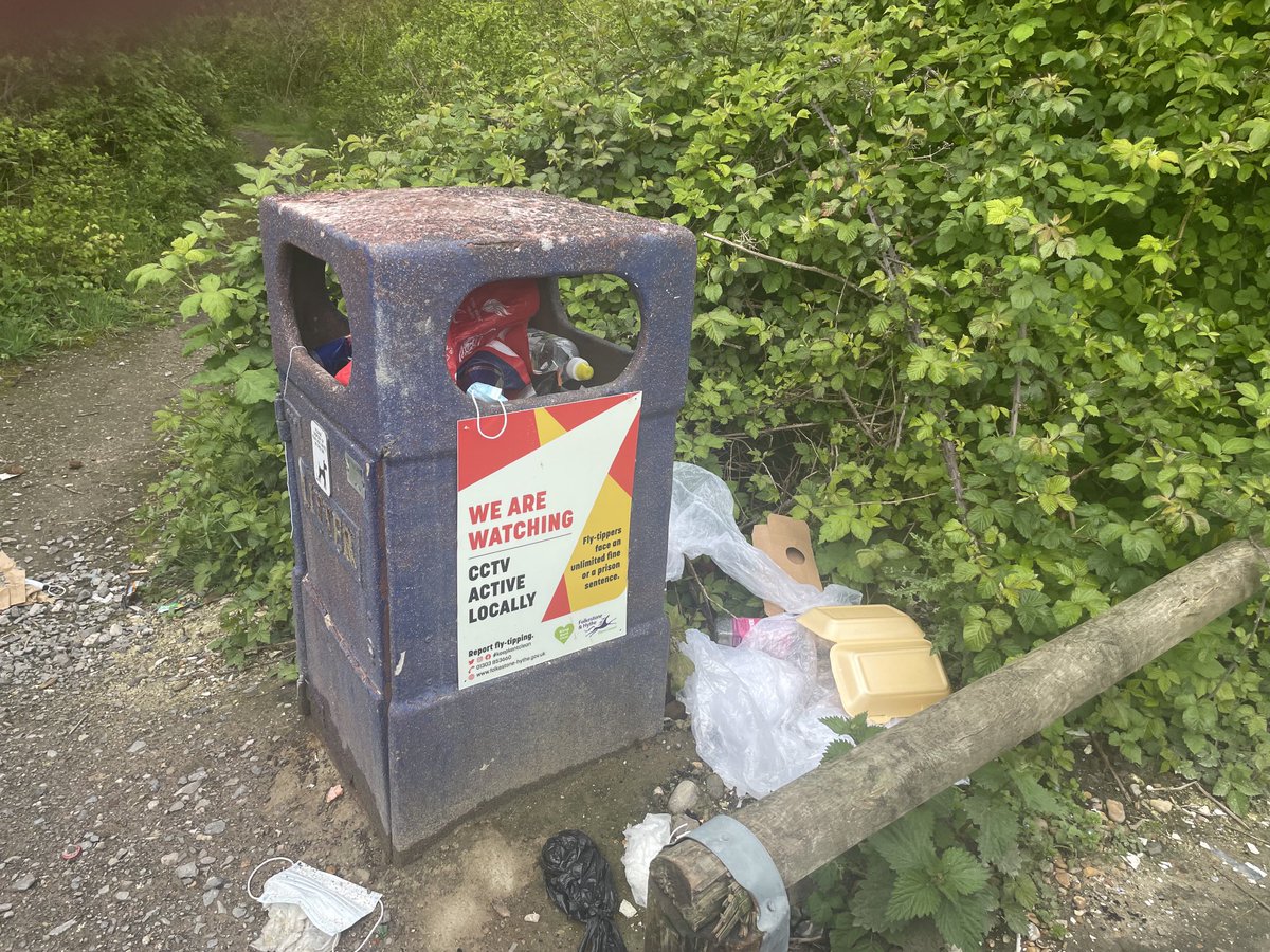 RobGuilding's tweet image. ⁦⁦@fstonehythedc⁩ Someone’s dumped some tyres in The Warren car park. I hope the CCTV is working!