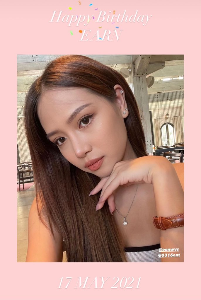 rosequartzoffi1's tweet photo. Happy Birthday! Earn Rosequartz 🎂🥳
วันนี้เป็นวันคล้ายวันเกิดของ เอิร์น สมาชิกคนสวย จากวง Rosequarts
มาร่วมอวยพรวันเกิดให้กับ เอิร์น กันได้ที่นี่เลย ✨💕
#Earn #Earnrosequartz #Rosequart #RQ
#0316ent #0316entertainment #โรสควอส #Tpop https://t.co/ofcrTYfeDT