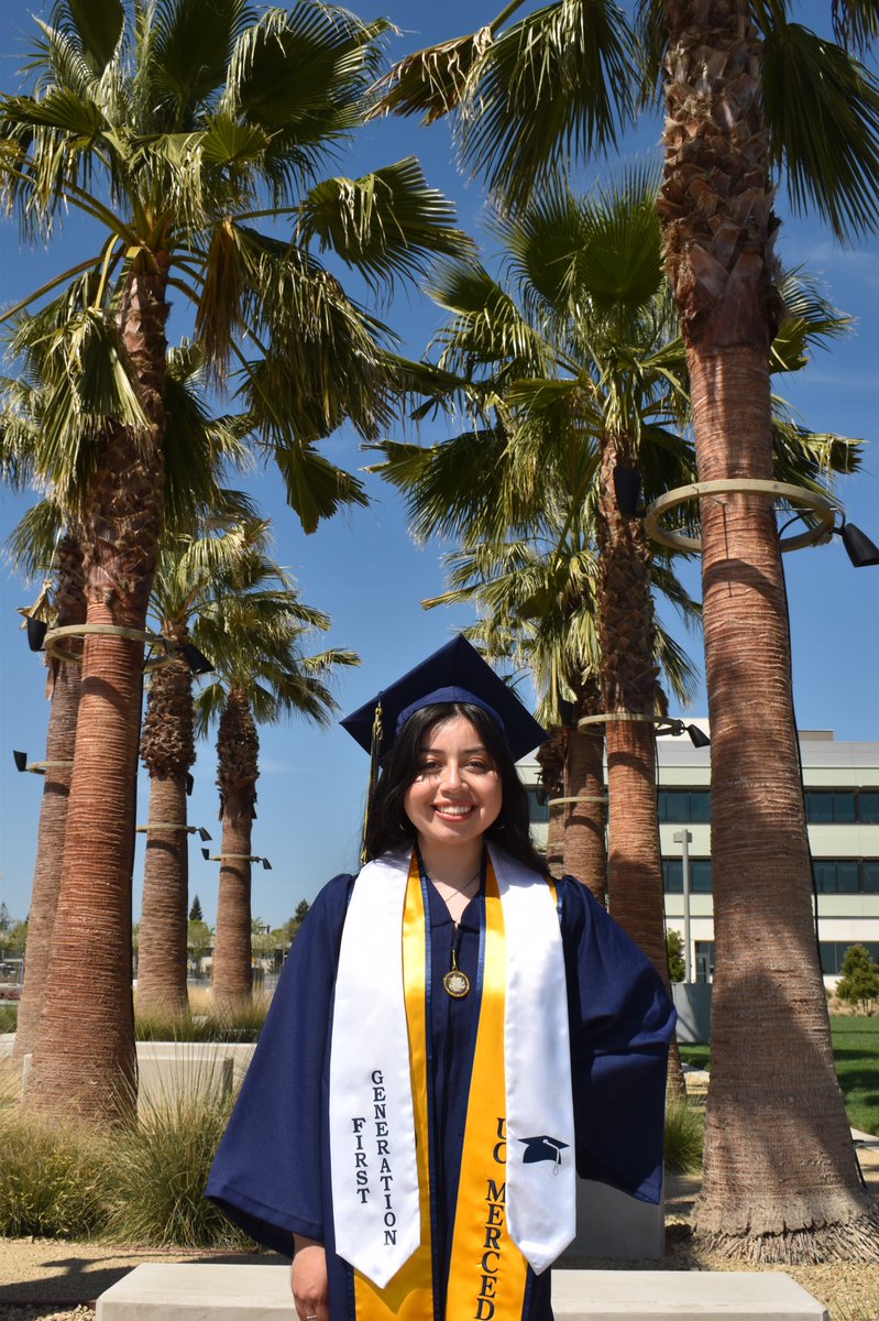 valerieflores__'s tweet photo. Forever a Bobcat 💙 #UCM2021 https://t.co/URbooXCEEn