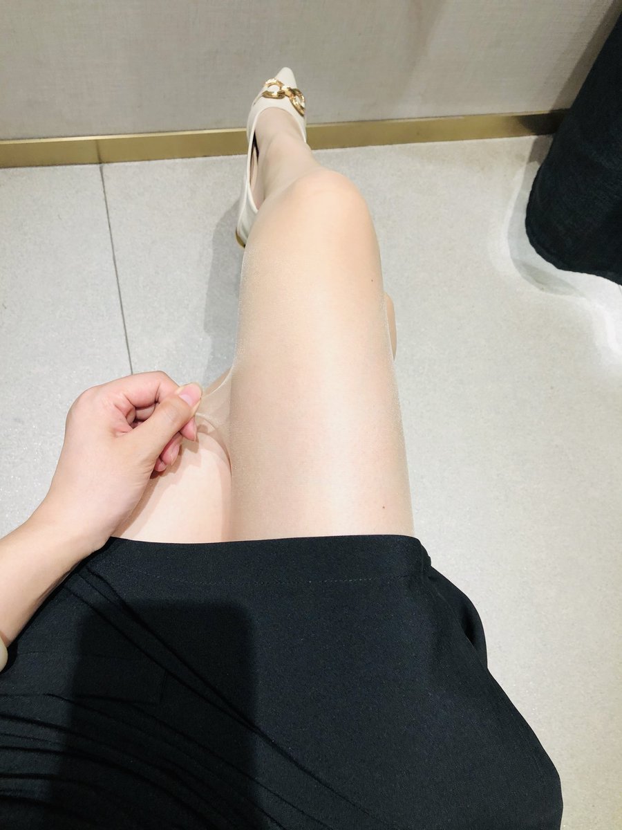 🧦：@limerencem 纵情无缝款终于来了！我最爱无缝款丝袜了，不会掉裆，而且贴身舒适！美白肤真的好好看，修饰皮肤瑕疵！爱了！ #涞觅润丝#
投稿  @Dayulejia91 @Fanjiahui2020  @Sexyallnight609 @Dream_QY https://t.co/45HvfAnzyH