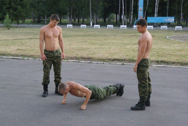 hotrussianguys's tweet photo. #russianguys #gayhunks #handsome #militarymen #guysinuniform #malebeauty #russia https://t.co/hBnQmdSmao
