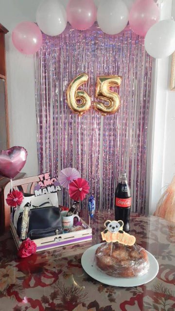 Yenifercrv's tweet photo. Ayer fue el cumpleaños de mi mamá y cómo estamos separadas😞 porque yo vivo en otro país desde hace casi 2 años. Quise sorprenderla con un obsequio, le mande un regalo que yo sabia que a ella le iba a gustar❣️🥰
LA MUJER MÁS HERMOSA😍 https://t.co/5bB7N7Azna