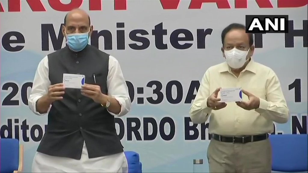 viveksingh2325's tweet photo. #COVID19
Delhi: Defence Minister Rajnath Singh and Union Health Minister Dr Harsh Vardhan release first batch of Anti-COVID drug 2DG developed by DRDO
#2GD #IndiaFightsCOVID19 #DRDO https://t.co/wfl27XIL9R