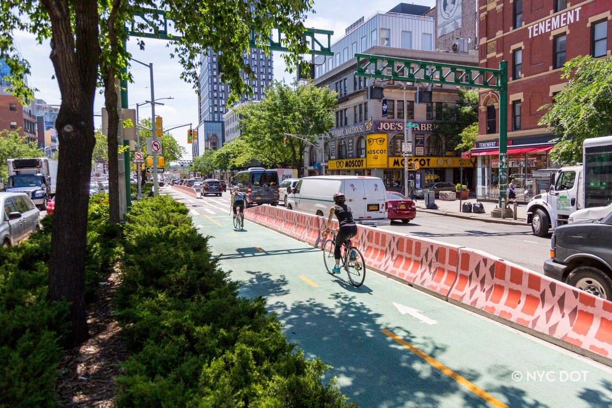 LiorSteinberg's tweet photo. Did you know that @NYC_DOT works together with artists to beautify barriers of bikeways? https://t.co/E2VBgsqaL1