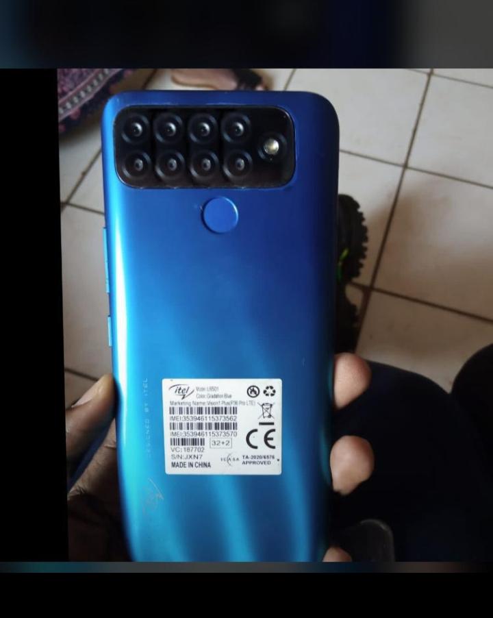 Zvimwe ndezvimwe Itel kuseri 😅