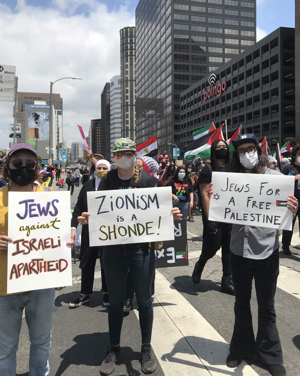 Welikumbura's tweet photo. Thousand of #Jews around the world are rallying up against @netanyahu's #Genocidein of #Palestinians with solidarity.

#NAZIONISM #PalastineHolocaust #Palestine #GenociedinGaza https://t.co/KK0hpW5RWv