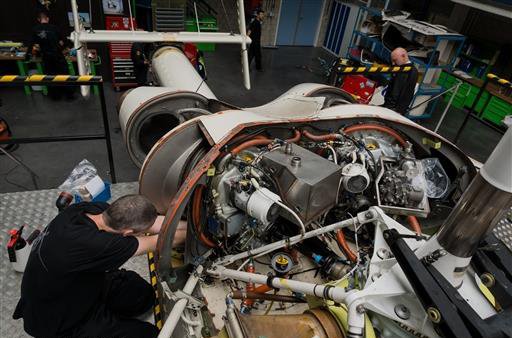 Een bachelordiploma in een luchtvaartrichting en je bent gebeten door de microbe? 

We werven 2 technici aan om de dienst te versterken! In een sterk gespecialiseerd team zorg je er mee voor dat onze vloot steeds optimaal kan ingezet worden.
Interesse? jobpol.be/nl/administrat…