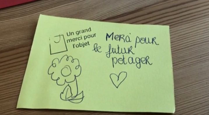 CecileGauffriau's tweet photo. @simondamien75 @Demotivateur 🔼 Découvert ce week-end grâce à @Akaeserge j’adore ce concept de magasin #Circularium qui consiste à payer avec des mercis 😘
#BCircular ♻️
Spéciale dédicace @LMPositif https://t.co/unpJ7XJkjq