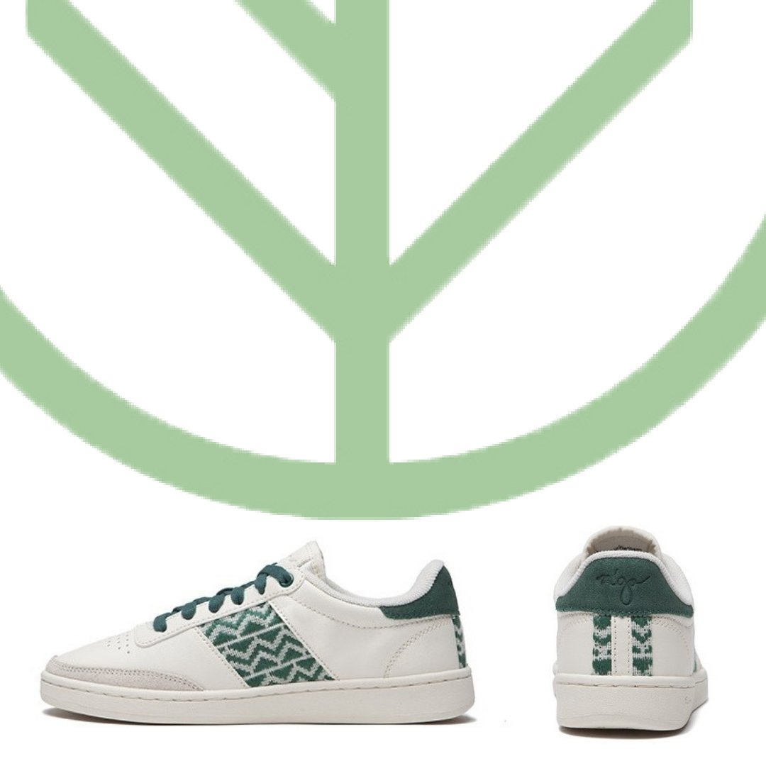 ORIGEEN's tweet photo. On a tous envie de laisser une belle empreinte dans ce monde Empreintes de pas. @ngoshoes
 vous propose des sneakers stylées aux motifs éthniques et respectueuses de l'environnement.

#Origeen #Mode #sneakersaddict #ethique #Homme #Style https://t.co/pnsozYqdVU