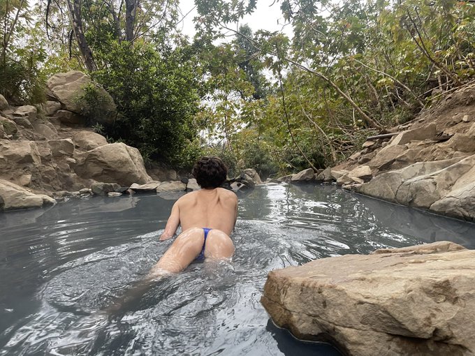 come to a hot spring with me? https://t.co/tnZn2orxTl