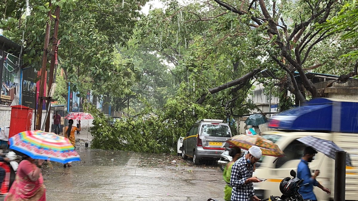 sonudultimate's tweet photo. Update, road no.3 wagle estate, opp. Golden and silver park. @DigiThane @TMCaTweetAway @ThaneCityPolice https://t.co/1puCeboc3u