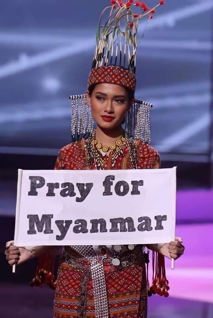 Miss Myanmar lost her luggage with her costumes in it. She fought in the competition with no team. She spoke even tho she knew she'll be arrested soon. Now her sister is hiding due to threats, her warrant of arrest is waiting. WHAT A BRAVE WOMAN ❗ #MissMyanmar #MissUniverse