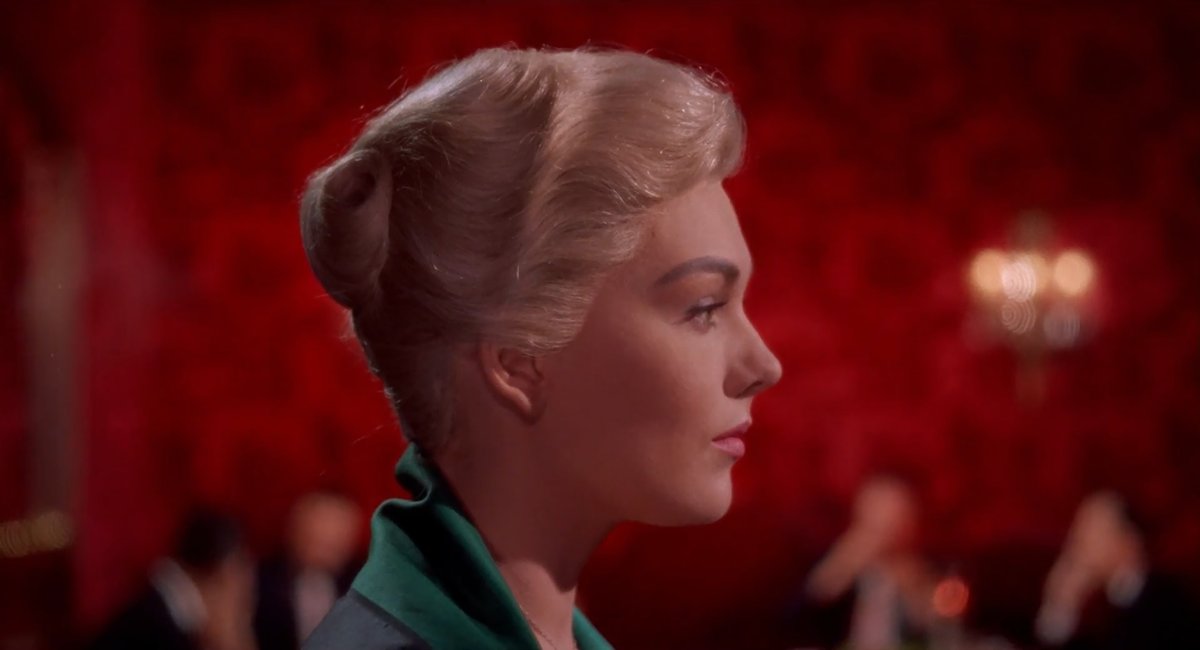 ModerncatFilm's tweet photo. Vertigo — ความลุ่มหลง 
Gattaca — ความทะเยอทะยาน 
V for Vendetta — ความพยาบาท 
Inception — ความคิดริเริ่ม

สิ่งเหล่านี้ คือแรงผลักดันให้คนเราก้าวไป เพื่อทำอะไรสักอย่าง https://t.co/lqQX5DnDIE