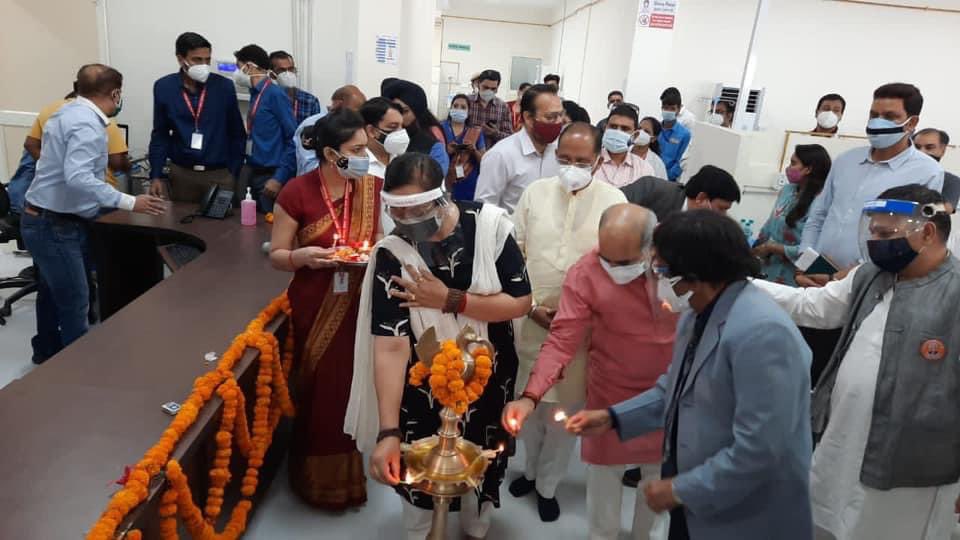 moolchandbjphry's tweet photo. फ़रीदाबाद शहर को मिली एक और नई सौग़ात Metro Hospital ने 100 बेड का अलग से कोविड यूनिट शुरू किया ।माननीय मुख्यमंत्री श्री @mlkhattar जी ने virtual के माध्यम से किया उद्घाटन | मैं सभी का धन्यवाद करता हूँ ।#savehospital https://t.co/8j4je9GmRc
