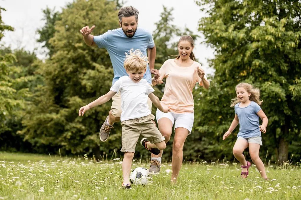SunshineMaidsUt's tweet photo. Let us help you this summer! Get out and play and let  us do the work! #summer https://t.co/RbyVSEUiJV