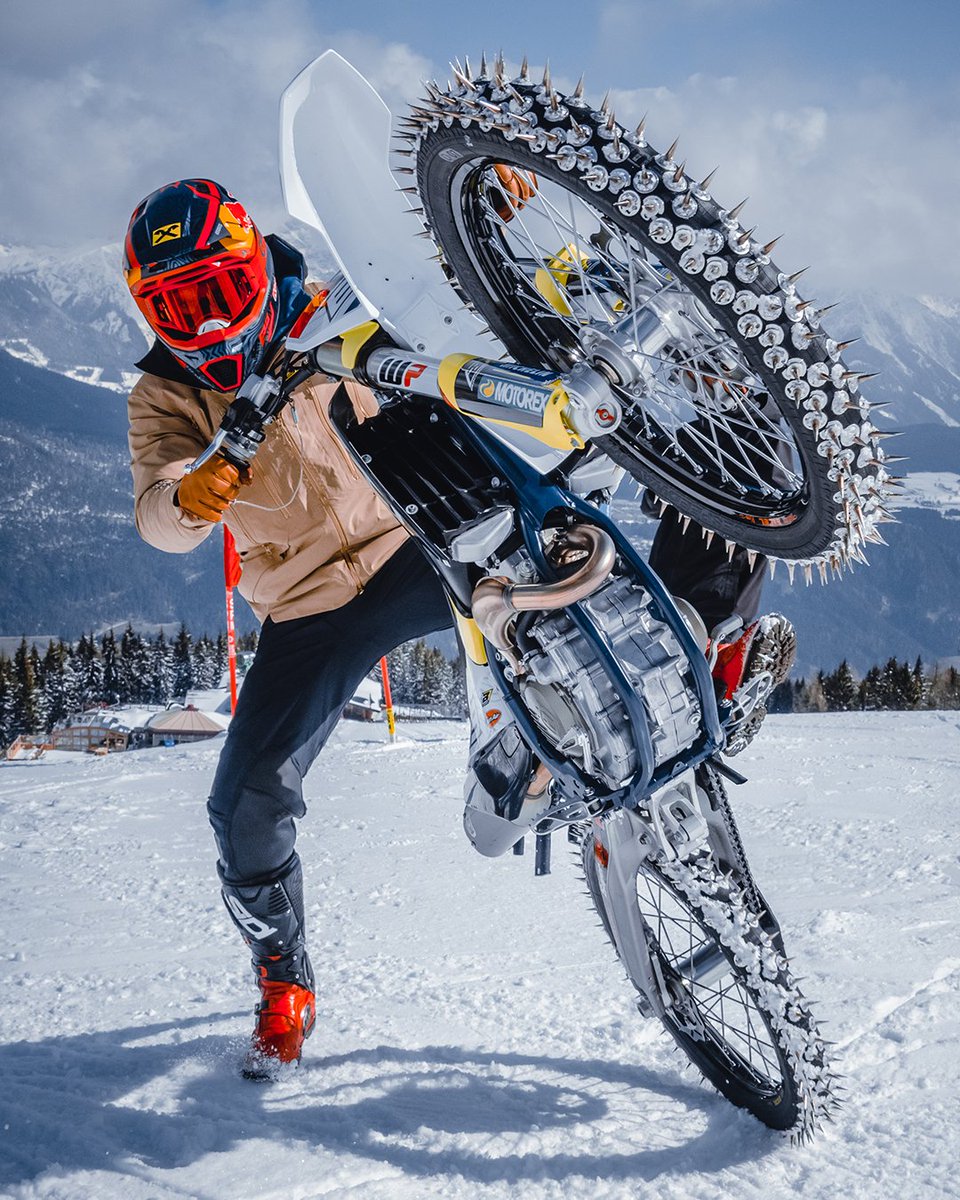 Hqv_Motorcycles's tweet photo. Marcel Hirscher, set up for snow!

Caption this - best comment wins respect.
"It would be like getting run over by a buzz saw!"

#HusqvarnaMotorcycles #RideHusky #GoRide https://t.co/oJfZchF8WM
