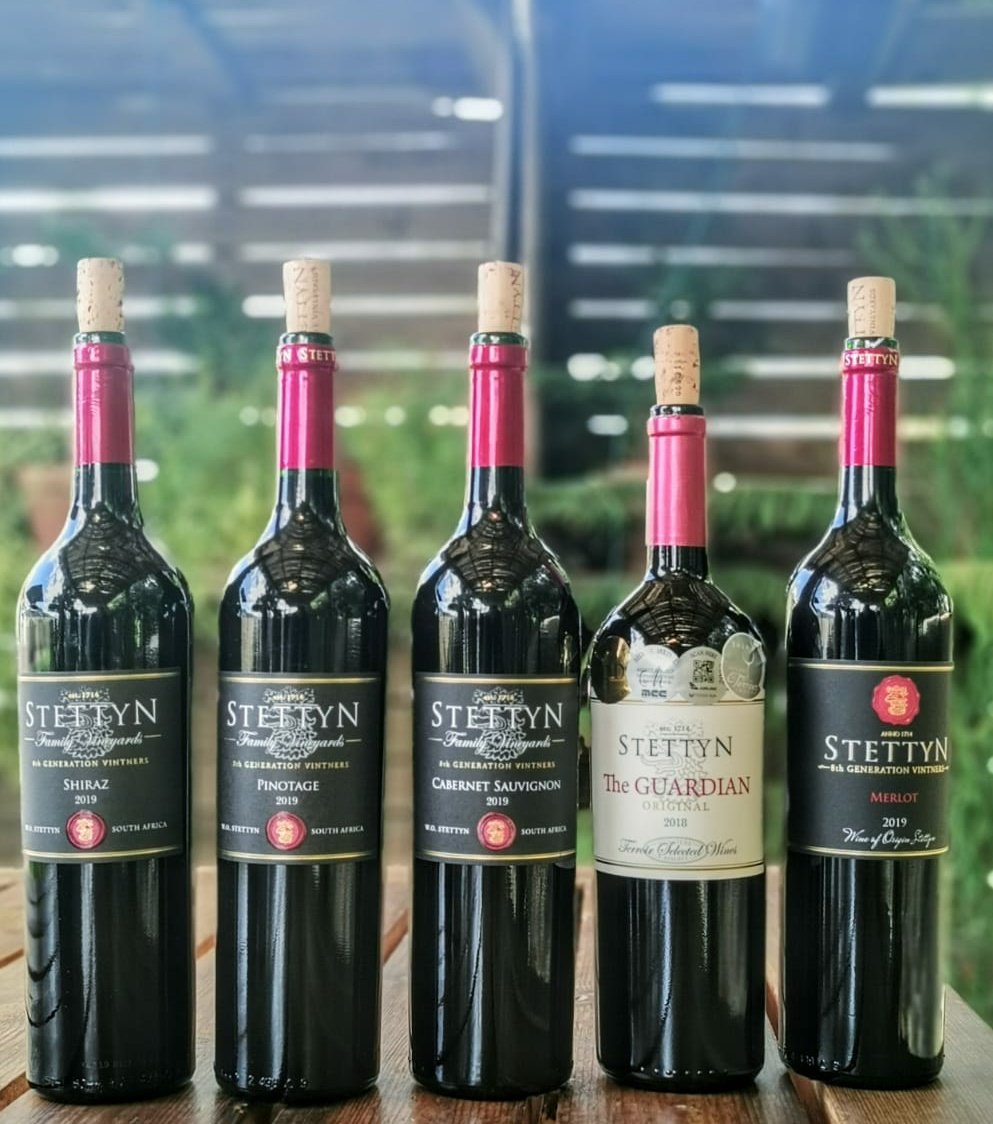 livingitupct's tweet photo. The generous Winter Cheese Platter with soup was so delicious, as were @Stettyn_Cellar wines. 👌🍷Excellent company, fab wines & amazing food. Thank you for the spoils Team Stettyn! 💯 #valleyoffriends
#worcesterwineandoliveroute
#helloworcester
#visitworcester_za
#capewinelands https://t.co/dVy0qKD3vo