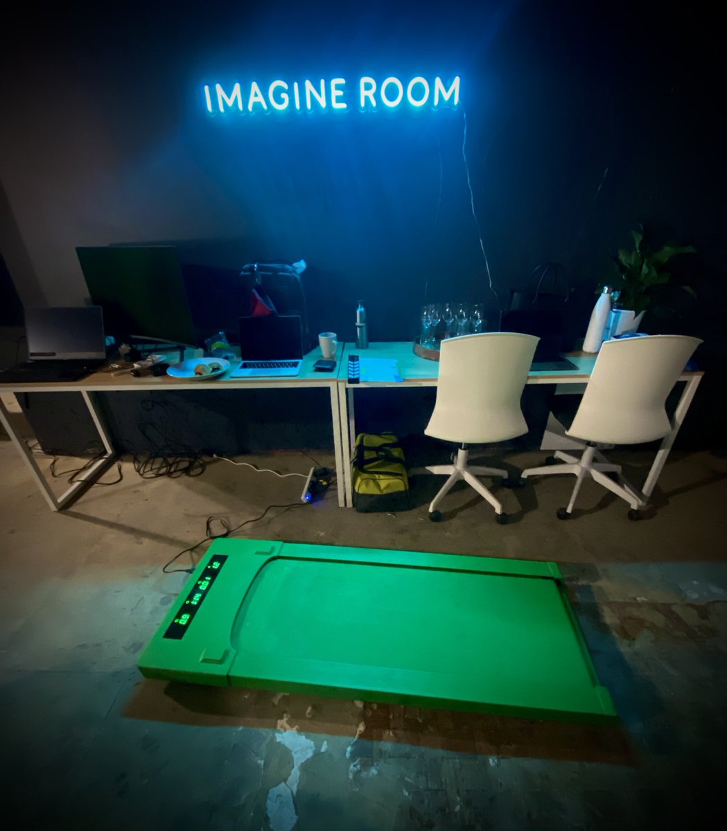 paulwilley's tweet photo. We’ve been playing with treadmills... #Run #WalkPad 🟩🏃🏿♀️#VolCap Results already looking surprisingly good! #VolumetricCapture #VR #AR #MR #XR https://t.co/KYOfcIWbOz