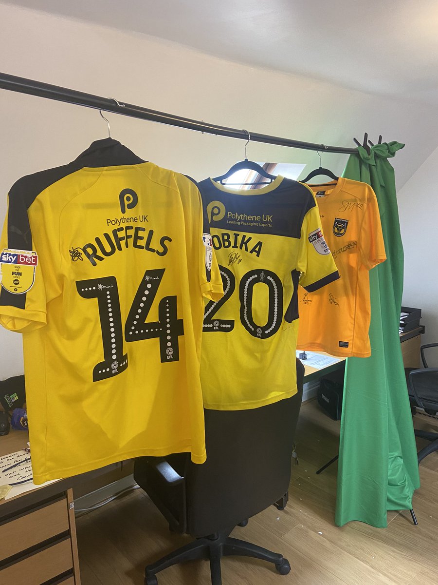 Morning all #oufc fans hope your getting excited about tomorrow? 

I have 3 shirts and Elliot Moors after the playoffs coming to and would like to frame them for the new office. Any good contacts out there could do it for me?