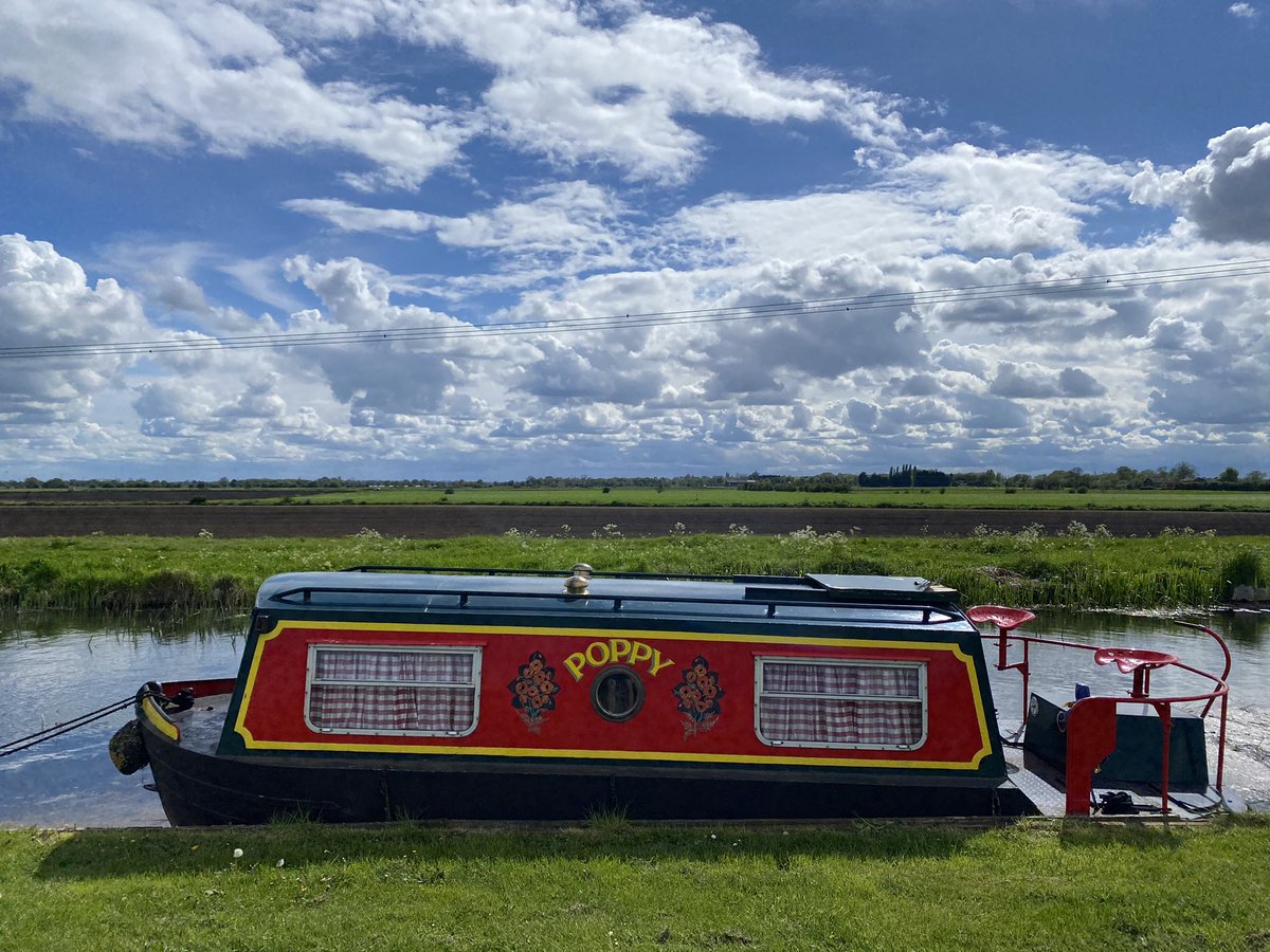 nigelgutgenug's tweet photo. Fen Skies are pretty special. I cannot recommend highly enough going for a walk around @WickenFenNT very good for the soul. Take some binos if you have them. 

#thefens #fascinatingfens #wickenfen #outsideisfree #upware #cloudporn #fenland #cambridgeshire #narrowboat https://t.co/GQVTFsXMoD