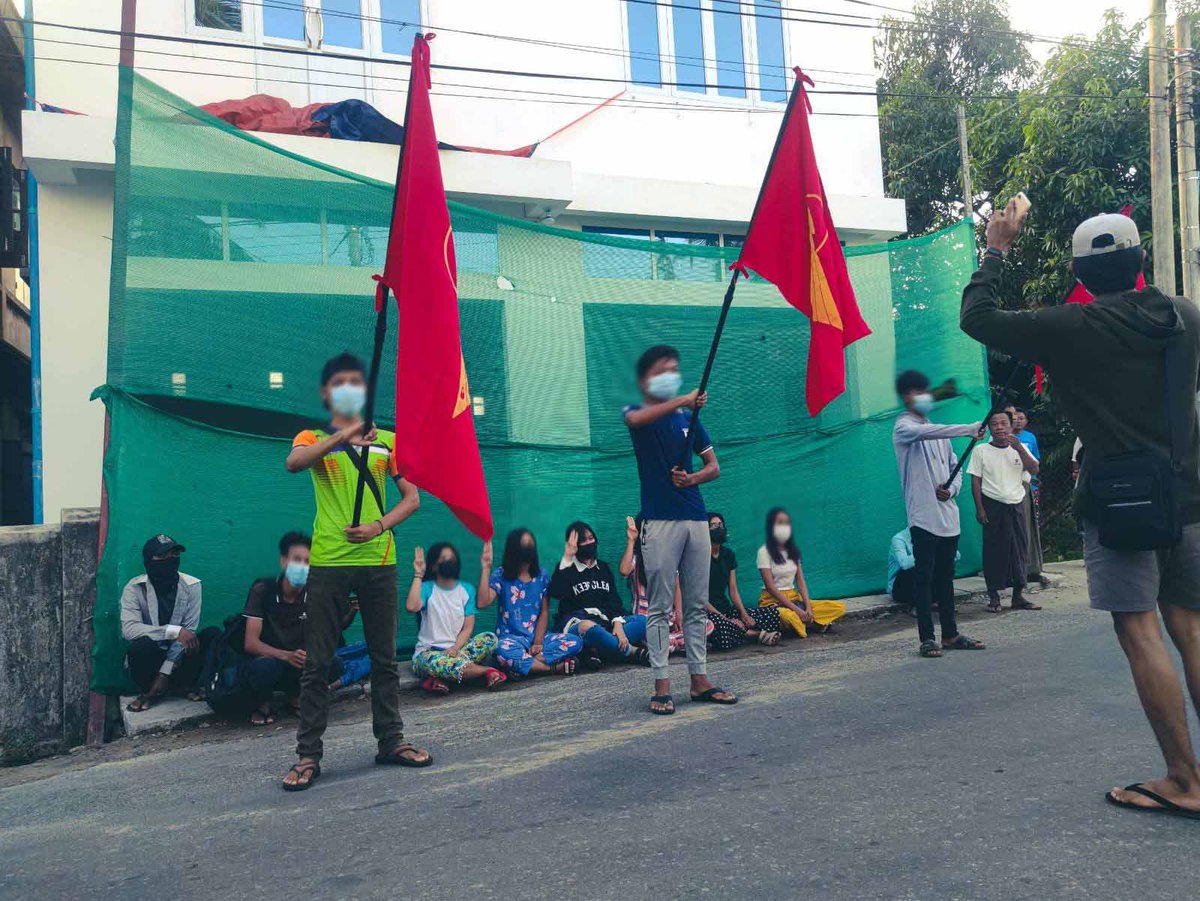 On Monday, locals in Dawei, Tanintharyi Region, again staged what has become a daily rally against Myanmar's military dictatorship. #WhatsHappeningInMyanmar