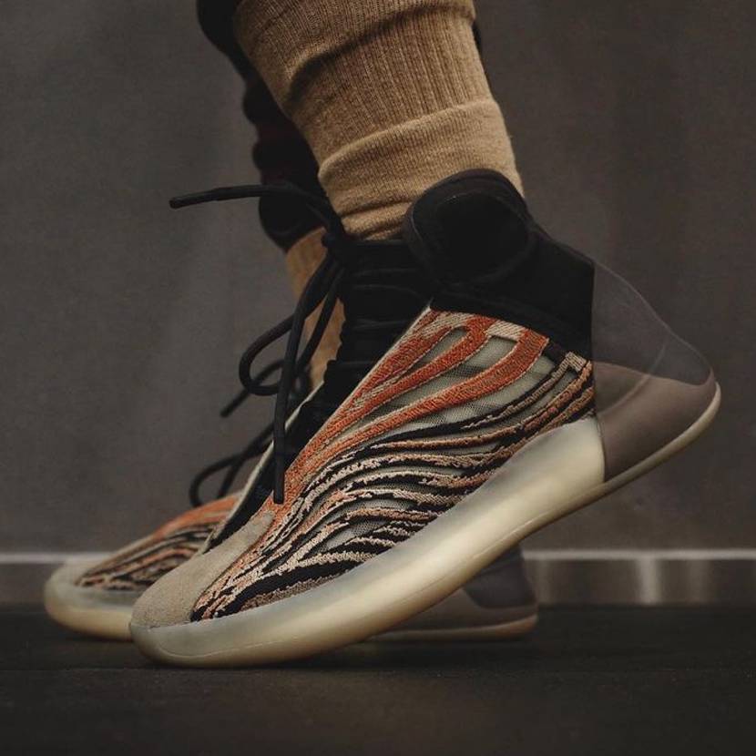 snkrdunk_jp's tweet photo. 🔥抽選情報🔥
ADIDASとKANYE WESTのコラボレーションによる人気シリーズ「YEEZY」のバスケットボールシューズモデル、YZY QNTMから新色"FLASH ORANGE"がスタンバイ!
📲 https://t.co/Wqfxh3lsaD
#ADIDAS
#アディダス
#YEEZY
#イージー
#YZYQNTM
#FLASHORANGE
#snkrdunk
#スニーカーダンク
#スニダン https://t.co/8Hw5gzH3hK