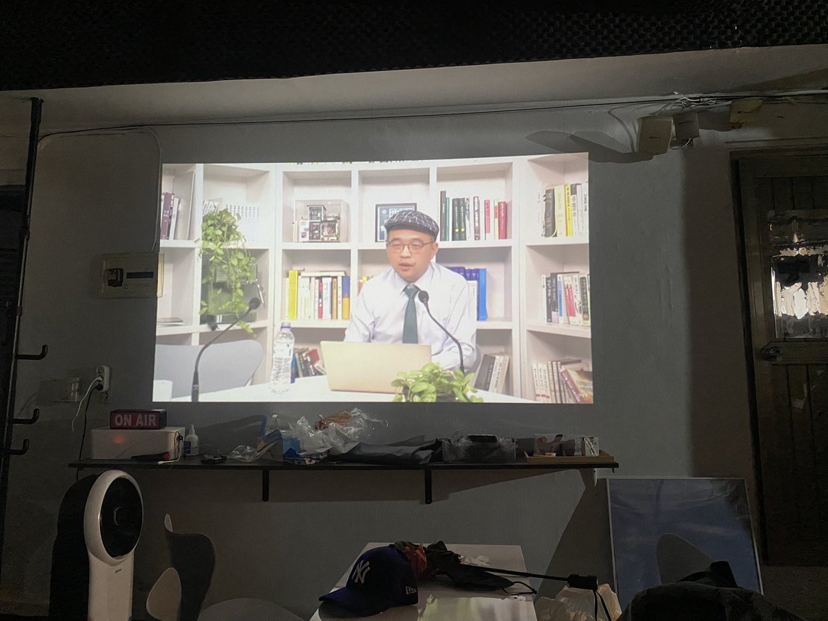 namhoon's tweet image. 오오! 大画面！　#프로젝터