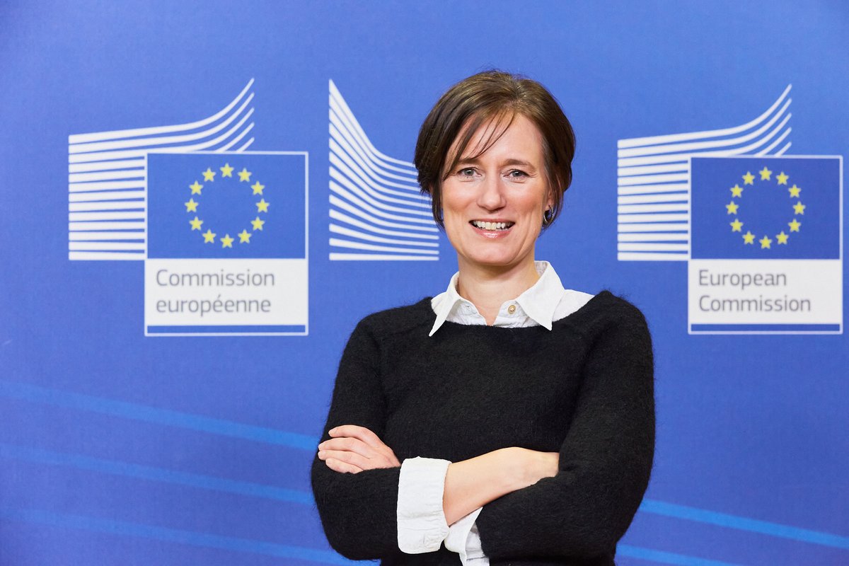 NortH2Europe's tweet photo. Sarah Nelen, Dep. Head of Cabinet of Frans Timmermans at the @EU_Commission: "#NortH2’s plans are music to our ears and in line with the #hydrogen strategy that the Commission adopted last July.” #EuropeanGreenDeal https://t.co/JAbdZtXTXN