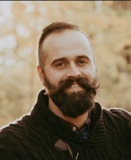 VeritasRadioNet's tweet photo. @TheKingDude is currently interviewing author &amp; #BeardMaster @kennedyhall Tune in now as they discuss #COVIDLockdowns, @CDCgov mask changes, how it's going in Canada &amp; much more.   #LiveRadio #FactsOverFear #COVID19 https://t.co/PLeTW4uIze