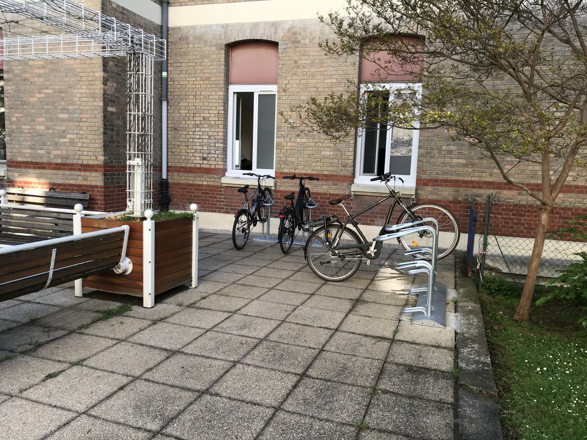 hopitalbichat's tweet photo. ➡️Plusieurs mobiliers de stationnement pour vélos (arceaux) ont également vu le jour. 102 places sont désormais disponibles sur l'établissement !
👏Merci aux équipes impliquées dans la mise en place de ce dispositif ! https://t.co/mBvSjW1i0L