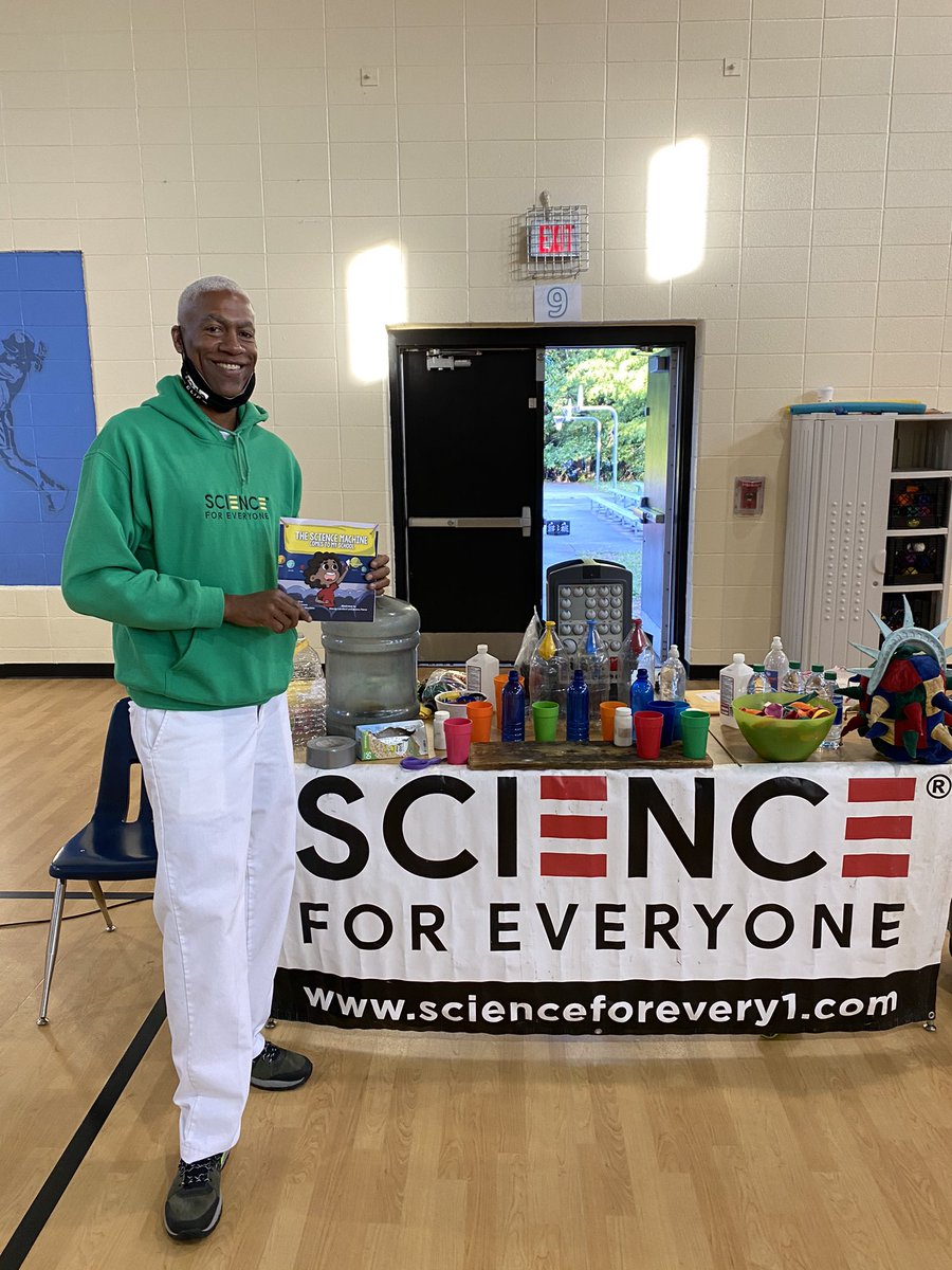Kicking off STEAM week with @Science4Every1 at <a href="/DunwoodySprings/">DunwoodySpringsElem</a>  

@FCS_DSES_Prin