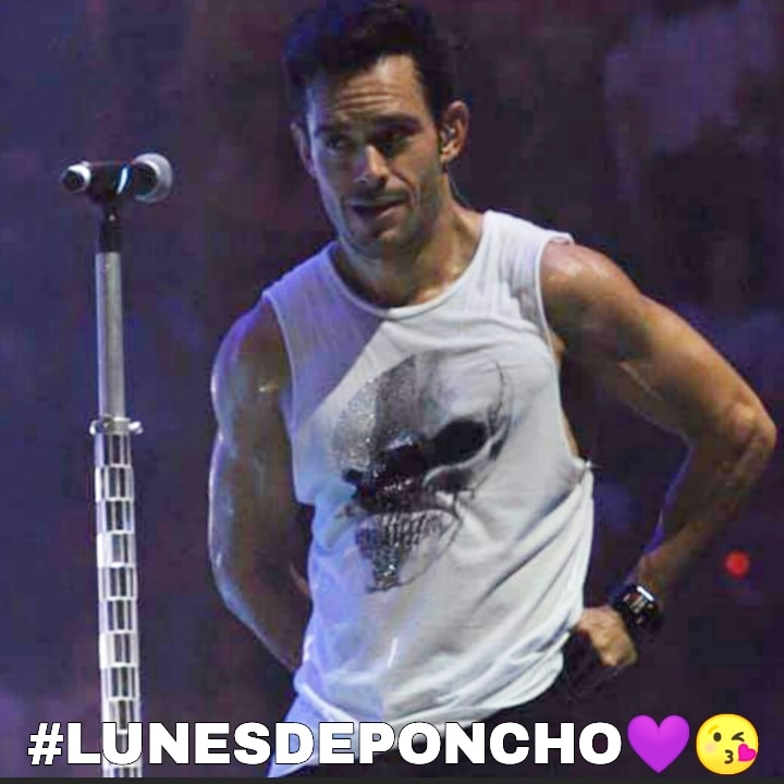 patrixia22's tweet photo. Hoy es Lunes de @Ponchobaca 💜😘
😍 #LunesdePoncho #PonchoBarbosa #AlfonsoBarboso #PonchoMercurio #FelizLunes #loslunessonhermosospoel #MiMercurioFavorito #Sonríe #PonchoMercurioFavorito #Mercurio #tienesmagia✨
#ExplotaCorazon
#SoyMercurio #25añosenamoradisimas https://t.co/IWYeyQQYyP