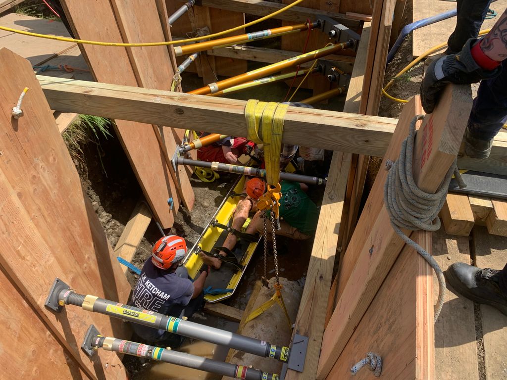 CapTechRescue's tweet image. While CTR was providing standby rescue services this weekend to a client, another crew was teaching a Trench Rescue Technician Program to Amenia Fire Company and their team. They got a lot of practice with their new Paratech Fire &amp;amp; Rescue Equipment struts and airbags.
