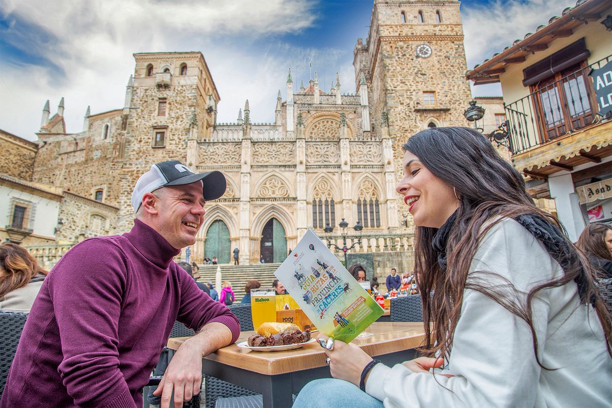 8 meses para disfrutar económicamente Cáceres con sus "Bonos Turísticos" buff.ly/3xFSjE6 <a href="/INSERTUSSL/">Turismocaceres.es</a> <a href="/caceresturismo/">Turismo Extremeño</a> #turismoenlared #turismo #turismonacional #caceres #bonos #bonosturisticos