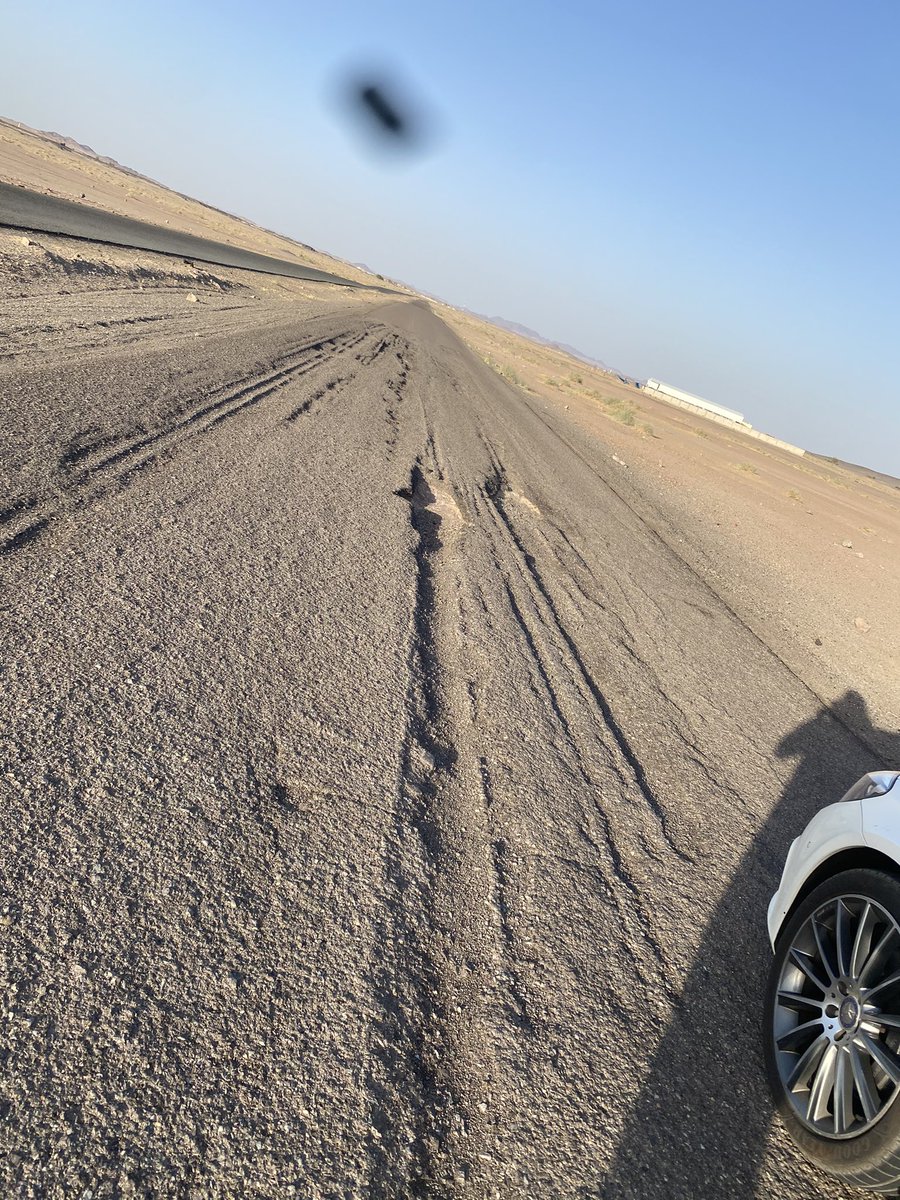 <a href="/nazaha_gov_sa/">هيئة الرقابة ومكافحة الفساد</a> 
<a href="/anbwan/">بلدية مدينة انبوان</a> 
<a href="/Amanat_Hail/">أمانة منطقة حائل</a>  
صورة مع التحيه الى معالي امانةمنطقة حائل هل يعقل حفر بهذاء الحجم تجلس لمدة عام بدون اي صيانة من قبل بلديةانبوان ومحلات تجارية قايمة من ٤سنوات ولم يتم تشغيلهاوالاستفادة منها وبلدية خلال سنه لم تنجز١٠٪من المشاريع!نرجو التوجيه بما ترونه مناسب