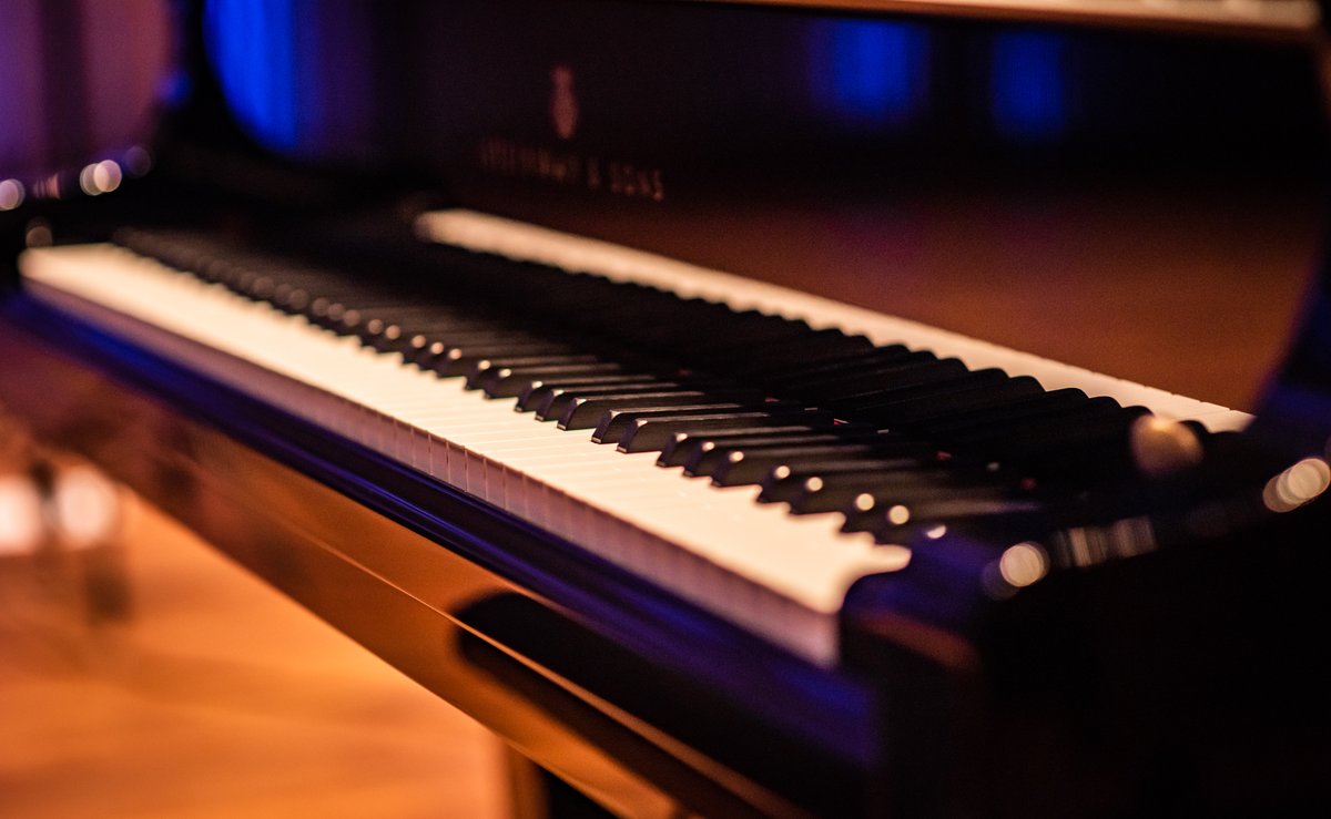 LAATSTE DAG om een plek te bemachtigen op het podium van het Bijlmer Parktheater. Stuur vandaag nog je verhaal in via bit.ly/wildcardPFBijl… en wie weet sta jij op 23 juni te stralen tijdens PianoFest in de Bijlmer. <a href="/bijlmerparkth/">Bijlmer Parktheater</a>