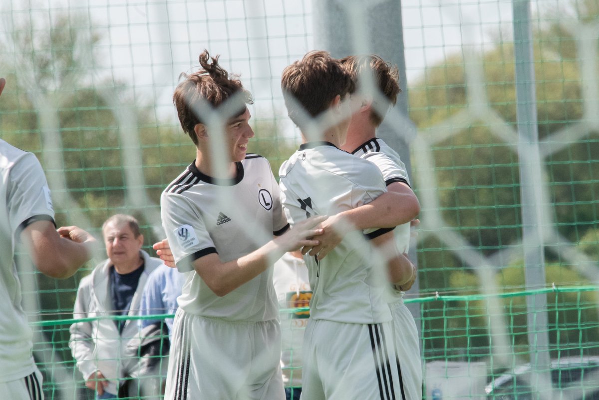 Akademia_Legii's tweet photo. ⚽️ #AkademiaGra! Domowe mecze z Escolą Varsovia i Zagłębiem Lubin czy ofensywny popis drużyny #U16 na wyjeździe - czyli co działo się w meczach drużyn #AkademiaLegii w minionym tygodniu 🤔

Zapraszamy na podsumowanie!
➡️ https://t.co/sH7USd6K0j

📸 @AleksandraWor https://t.co/KU5krFMR7W