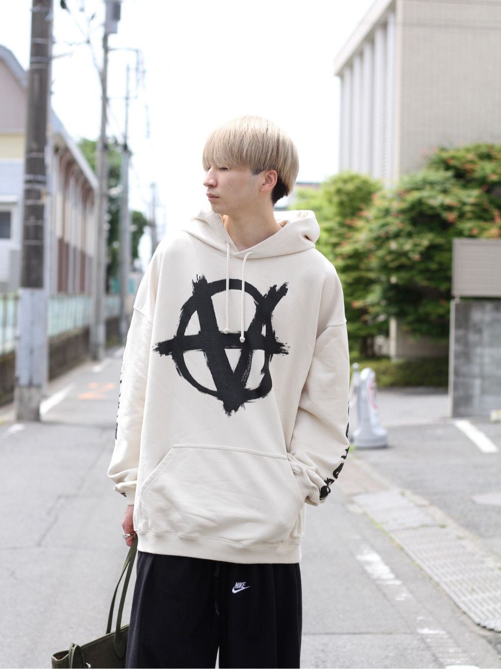 Arknets Vetements ヴェトモン 新入荷 T Co F1ecgqyja0 セレクトショップ メンズコーデ メンズファッション パーカー 白パーカー ロゴデザイン Bless ブレス Readymade レディーメイド Rickowens リックオウエンス Tomwood