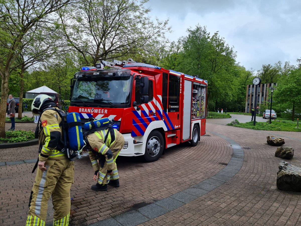 Zojuist melding middelbrand op MRC Aardenburg. Ter plaatste bleek dit gelukkig loos alarm. 
 
📆 17-05-2021
🚨 Uitruk 54 P1 Middel BR gezondheidszorg MRC Aardenburg 
🚒 TS8234
📍 Korte molenweg, Doorn
#vrijwilligers #brandweer #uitruk #doorn #samensterk
