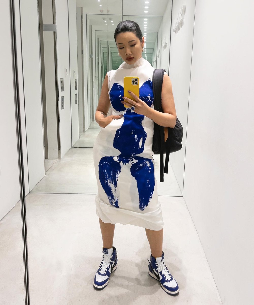 ambush dunks on feet