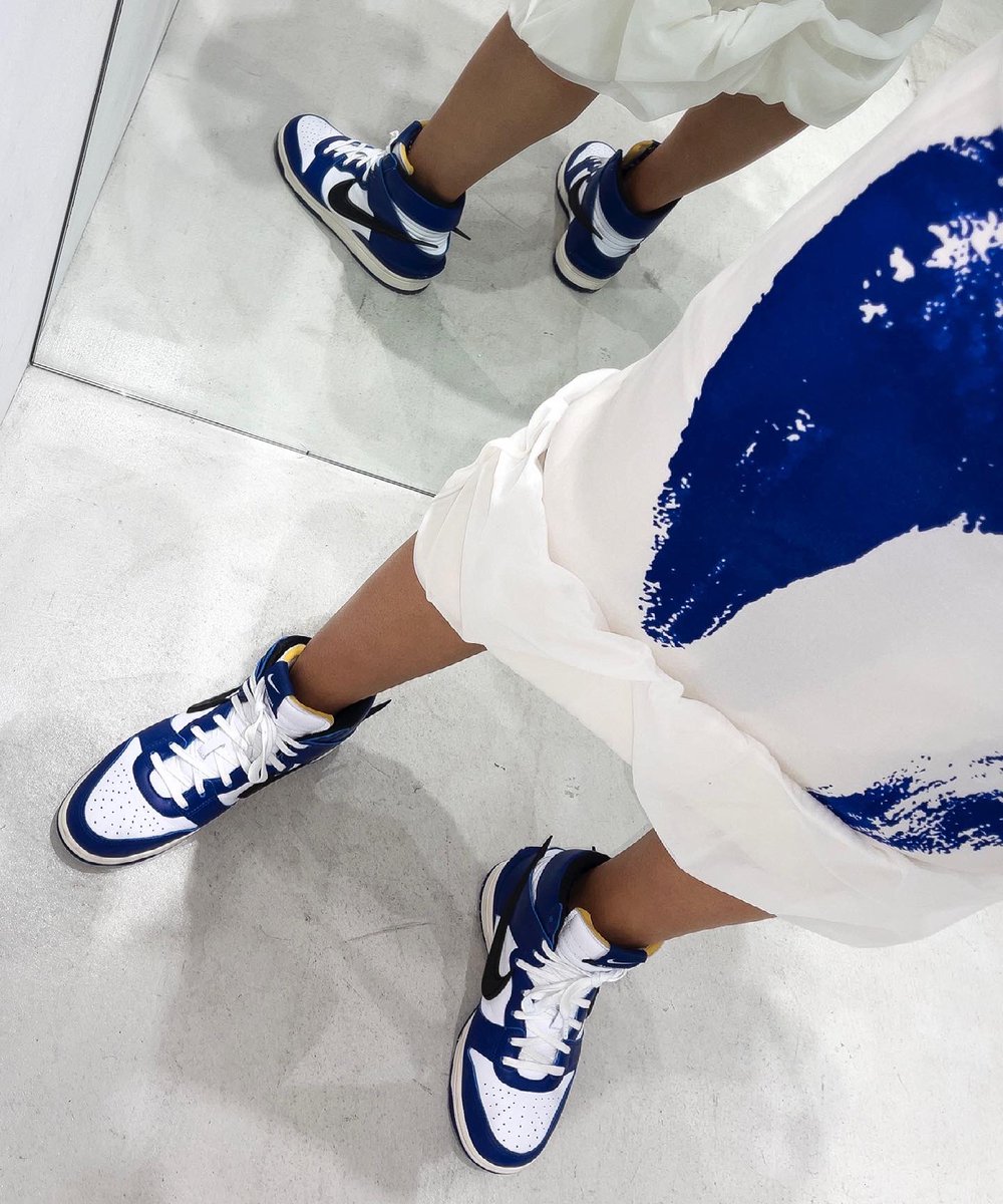 ambush dunks on feet