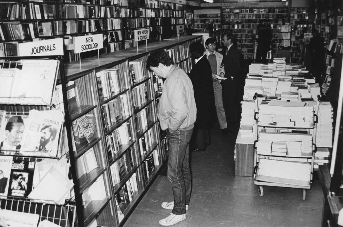 LSELibrary's tweet photo. We've heard that The Economists' Bookshop won't be reopening again on campus. It's been part of the landscape since 1947! Here are some photos taken over the years of the building and staff. https://t.co/KDgYrCVxBI