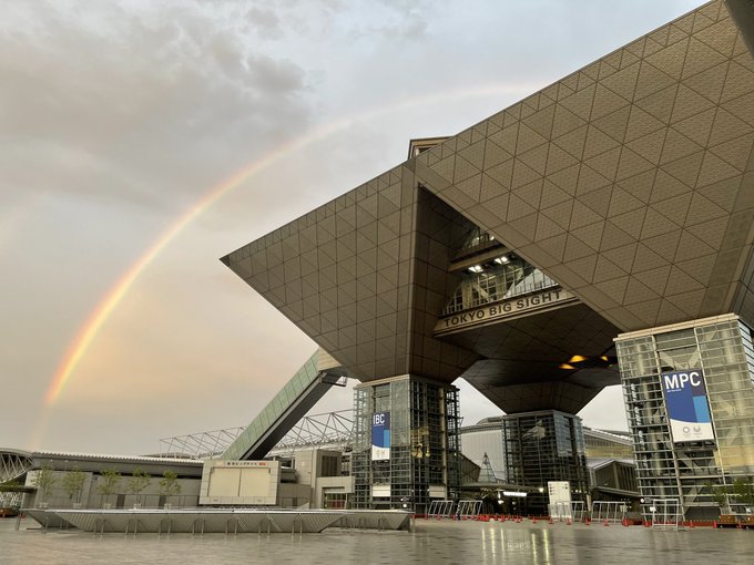 アスファルトに咲いてる花好き 雨上がりの虹好き ファッション対決で最下位のジャニーズ好き