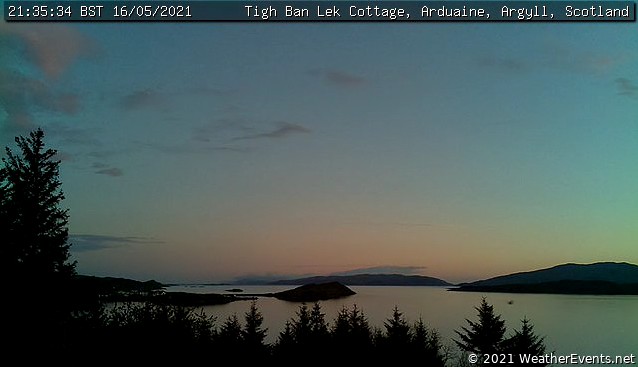 TighBanLek's tweet photo. Loving the time lapse from yesterdays webcam view https://t.co/XHSzHMVMWx https://t.co/hBBd7mN9QQ