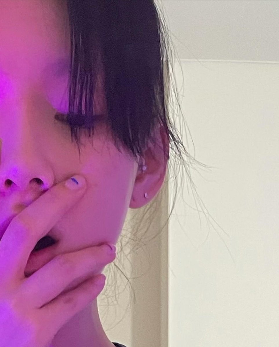 DvmousTY's tweet photo. I'm straight, before I know KIM TAEYEON. https://t.co/yXZNeq5bCL