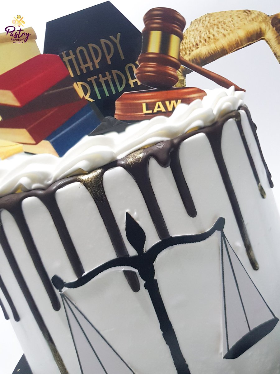 PastryRepublic's tweet photo. Whipped cream beauty for a lawyer🙂

Happy new week fam

#pastryrepublic https://t.co/Qp8OFCzWWI